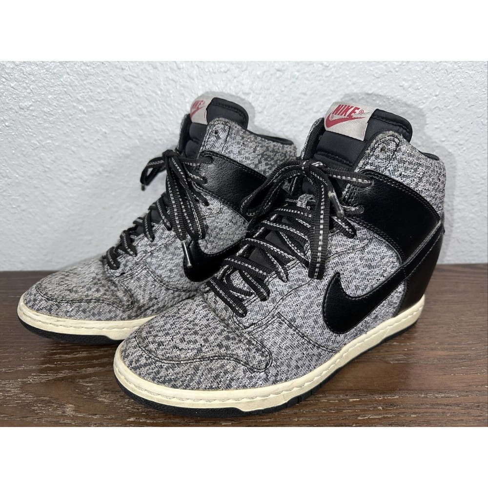 Women’s Nike Dunk Sky Hi TXT Sz 8.5 Hidden Wedge Heel Sneakers Black Wolf Grey